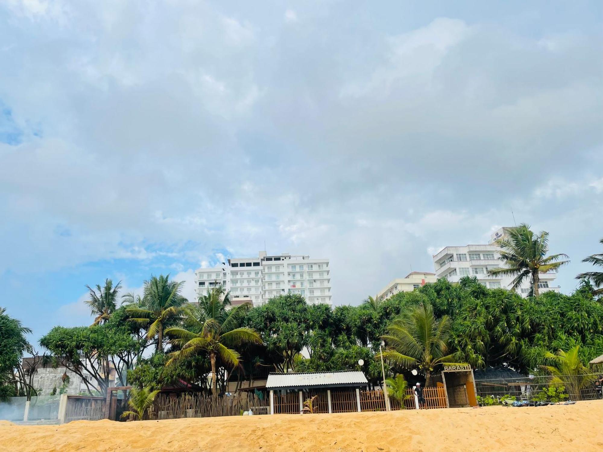 Star * Dehiwala-Mount Lavinia